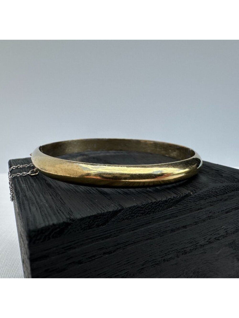 Vintage Gold Tone Hinged Bangle Bracelet with Safety Chain Box Clasp